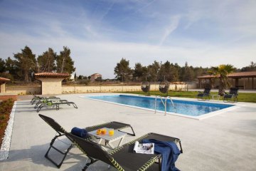 Luxusní vila s bazénem Merta, foto 2