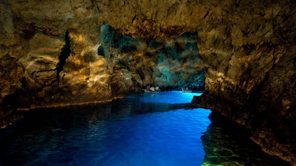 Modrá jeskyně (Biševo) & 6 ostrovů - gurmánský výlet