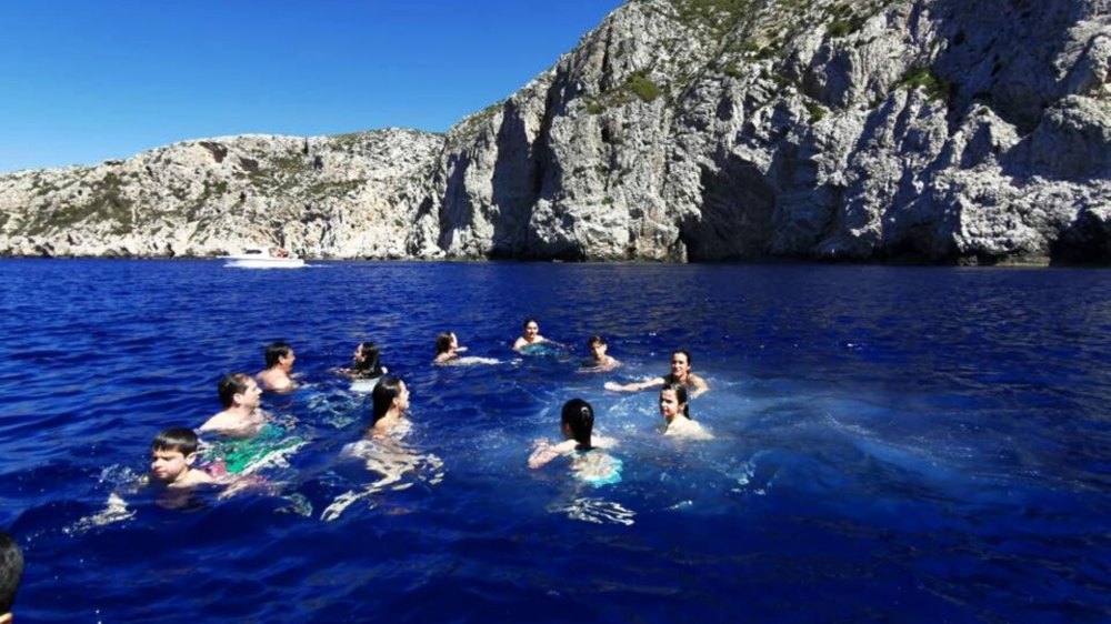 Kouzlo ostrovních jeskyní lodí - pro malou skupinu ze Splitu