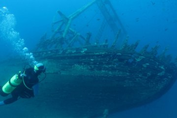 Potápění & Modrá jeskyně s obědem - výlet lodí ze Splitu