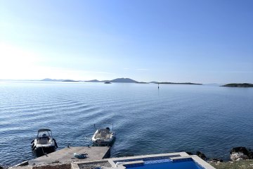 Robinzonáda Zizou s bazénem přímo u moře, ostrov Žižanj, foto 6